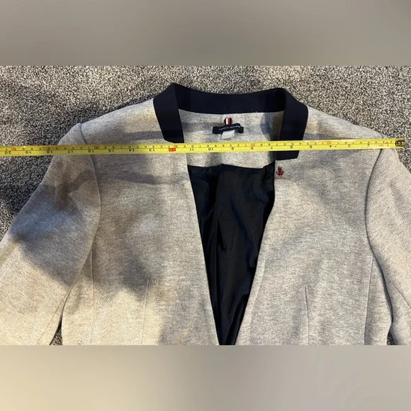 NWT Tommy Hilfiger Light Gray Blazer Suit Jacket with Navy Trim Size 10 - Picture 7 of 8